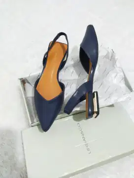 Sepatu / sandal Urban & Co