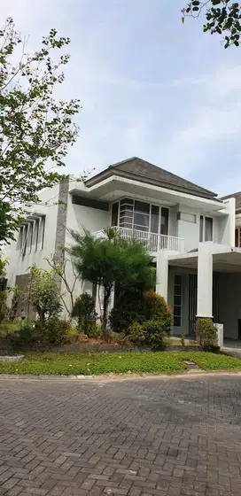 Royal Residence, Wiyung