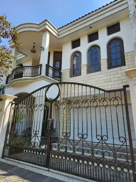 Central Park Klampis Regency