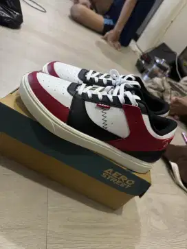 Sepatu casual fashion pria