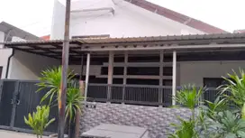 Disewakan Rumah Siap Huni Rungkut Asri Utara