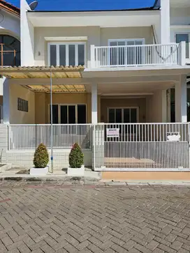 Dijual Rumah Second baru renov di Pakuwon City