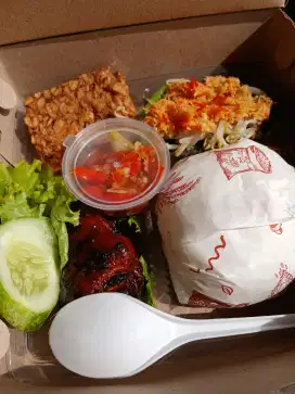 Terima pesanan nasi kotak