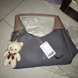Tas cewek tipe sabit