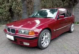 BMW 318i 1996 Bensin