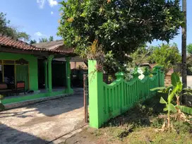 TURUN HARGA  DIJUAL : 830 JT.  Rumah Luas 255 M2 Tanah Luas 694 M2.