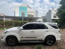 Dijual Toyota Fortuner VNT 2014 TRD Diesel Manual Warna Putih
