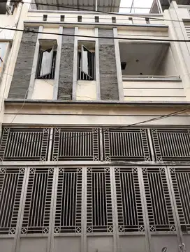 Rumah 3 lantai di pademangan timur jakarta utara