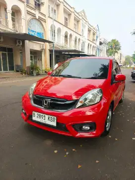 MobiL Brio merah 2021