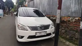 INNOVA DIESEL 2.5 THN 2012 G MATIC