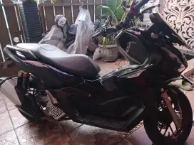 Honda ADV 160 hitam