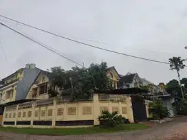 Rumah Selangkeh ke Suhat Griya Santa Jalan Kembar