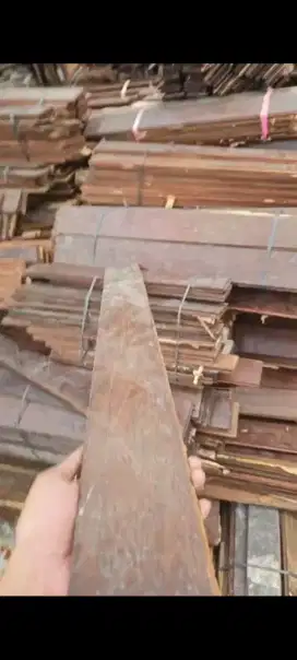 Parket kayu Merbau ada 1000 lembar
