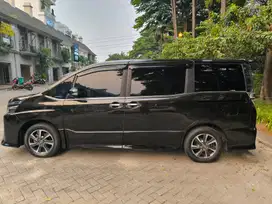 Toyota Voxy 2020 Bensin