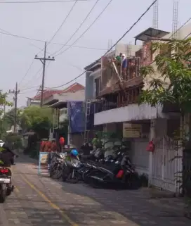 TUKANG PERBAIKAN BANGUNAN