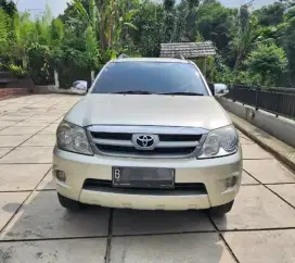 Toyota fortuner bensin 2008