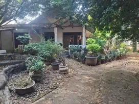 Dijual Cepat Rumah Hitung Tanah Luas di Komplek Pemda Jatiasih Bekasi.