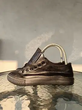 Sepatu Bahan Sintetis Ukuran 39 Baru