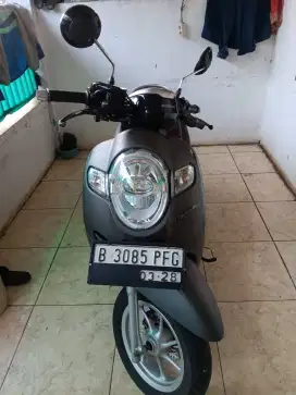 dijual honda scoopy 2018 abu-abu