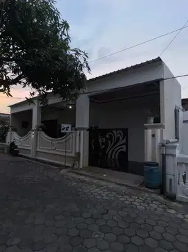 JUAL RUMAH ADA KOST2AN 11 KAMAR