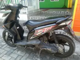Honda beat 2012 ,PJK dan surat lengkap ,unit sehat normal semua.