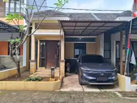 Dijual Cepat Rumah semi furnish 3 Kamar Tidur  bebas Banjir diJatiasih