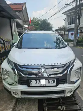 JUAL XPANDER CROSS 1.5 2020 PUTIH MUTIARA