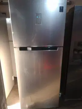 Lemari es inverter jumbo