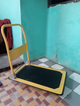 TROLI BARANG MERK KRISBOW