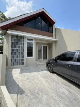 RUMAH MEZANIN 2 LANTAI MURAH WEDOMARTANI SLEMAN DEKAT BUDI MULIA