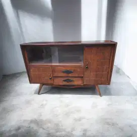 Meja Tv Jengki
era 70an
jati tua
siap pakai