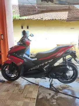 Dijual cepat aerox 2017 warna merah