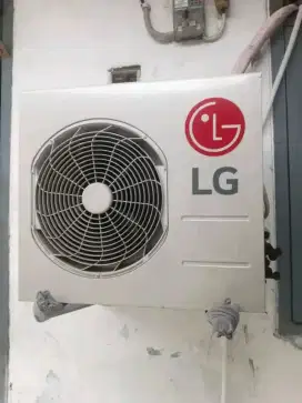AC  LG kondisi bagus  jual cepat ajah