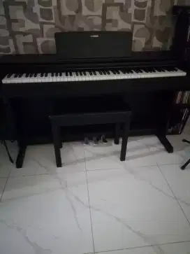 Piano Digital original Yamaha Arius YDP-143