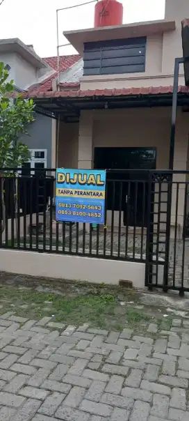 Di Jual Rumah di Komplex Stella Residance