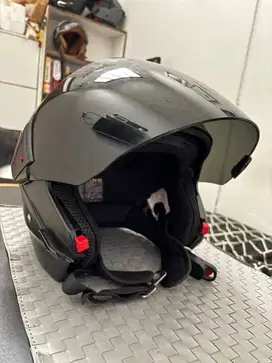 Helm Zeus 611 Black Doff