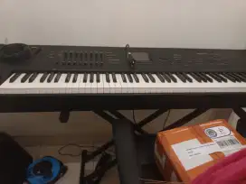 Keyboard motif xf8 88 keys