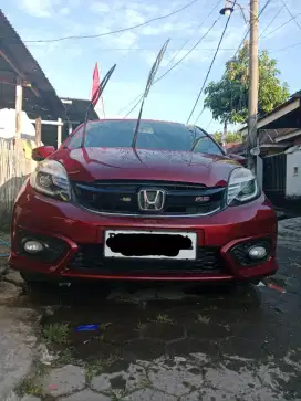 Brio RS 2017 warna merah