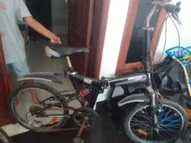 Sepeda lipat UK. 20