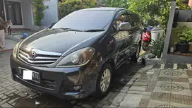INNOVA 2011 AT V LUXURY