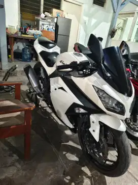 Kawasaki Ninja 250 FI tahun 2013 Putih