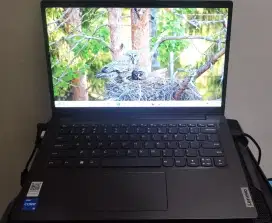 Lenovo Ideapad Slim 3i i5-12420H 512GB SSD 16GB Ram