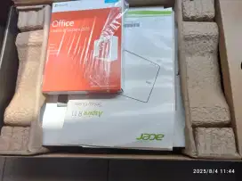 Notebook acer, bisa jadi tab, touchscreen. Ex cewek