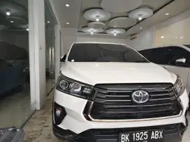 INNOVA VENTURER 2.4 AT WHITE