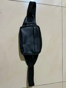 Tas Sling Bag FOG Essentials Hitam