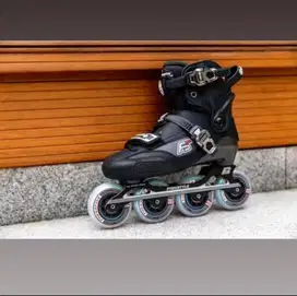 Dijual Sepatu roda carbon Merk Freestyle Type CSS