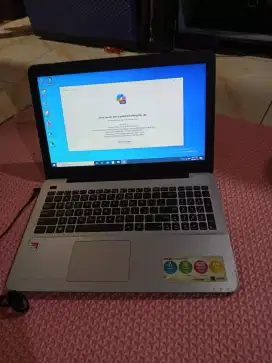 Jual laptop asuss  X555Q