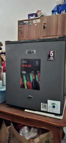Kulkas Mini GEA - GMP 50