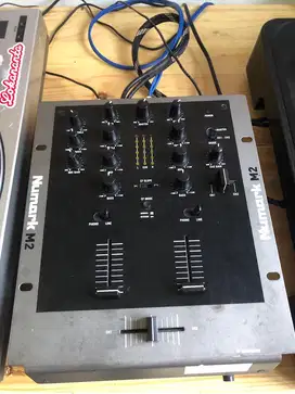 Mixer dj Numark M2