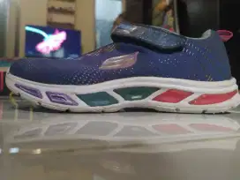 Skechers wanita
